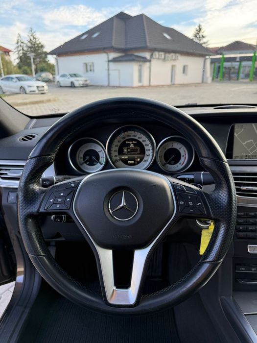 2014 Mercedes-Benz E300 BlueTec Hybrid (Break)