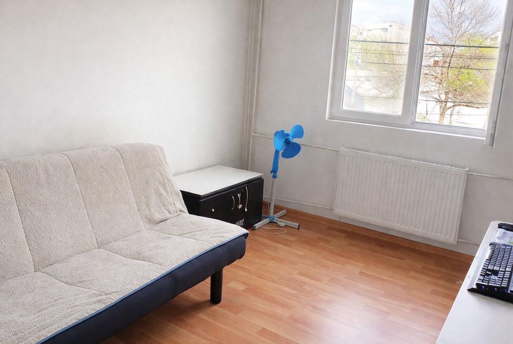 Garsoniera zona 9 Mai