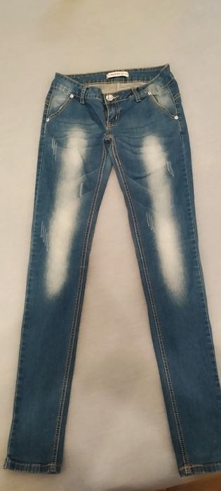 Vând blugi cu talie joasa