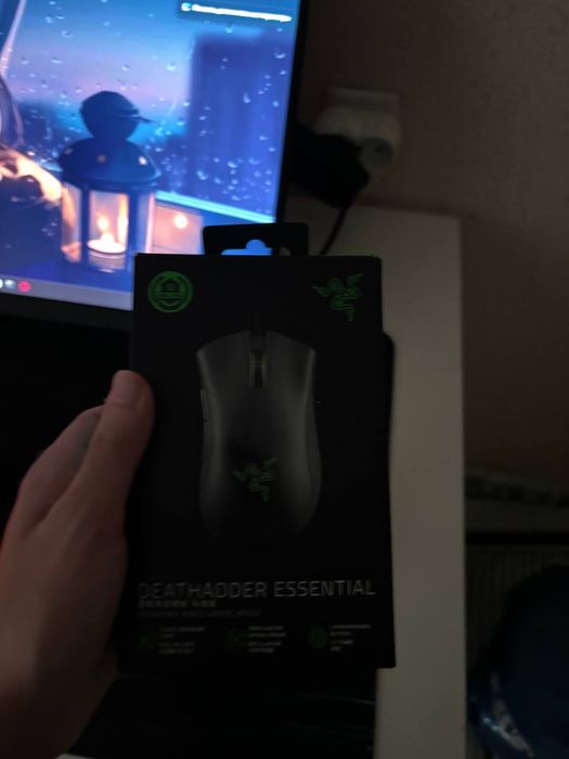 Продается мышка Razer DeathAdder Essential