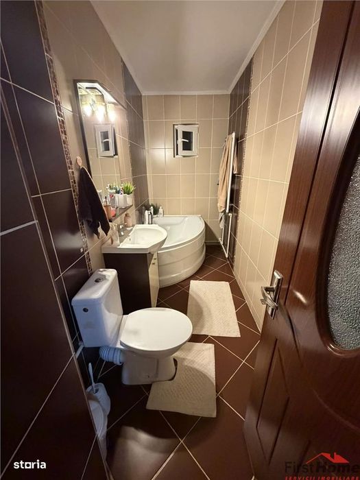 Apartament 3 camere, renovat, Supeco , etaj 4 cu acoperis