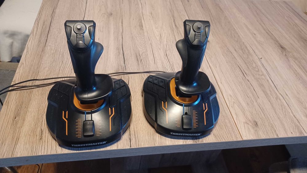 Dual Thrustmaster T16000m