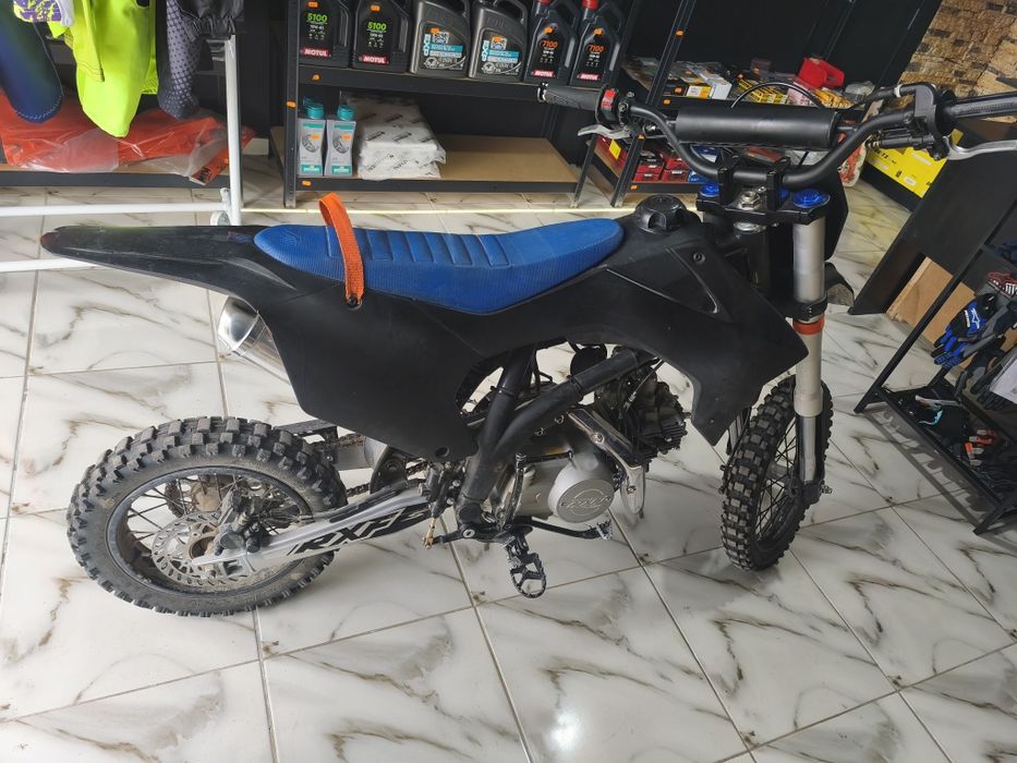 Vând motocicleta cross
