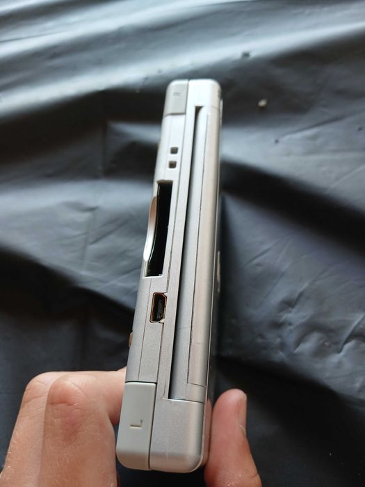 продавам Nintendo ds lite