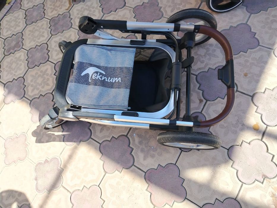 Коляска трансформер в хорошем состоянии.