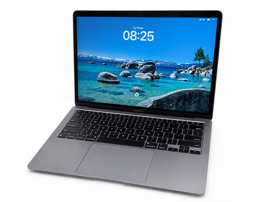 продам MacBook Air 2020 года