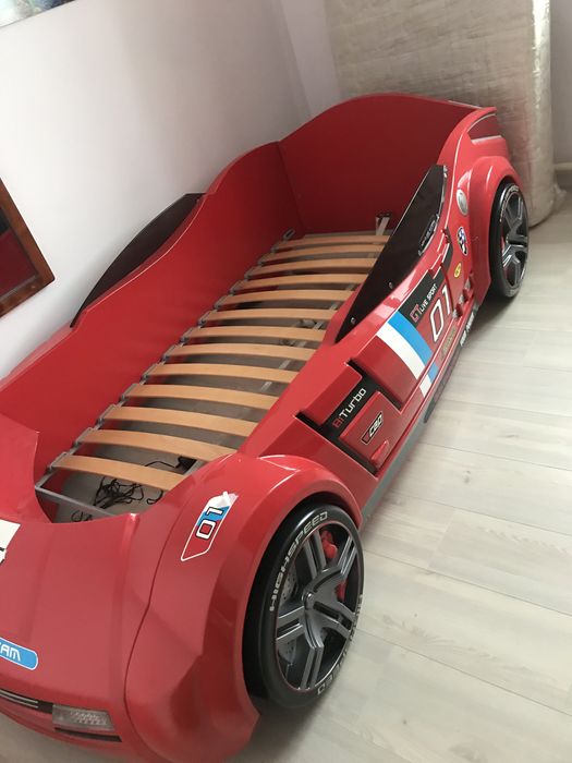 Кровать-машина, Çilek