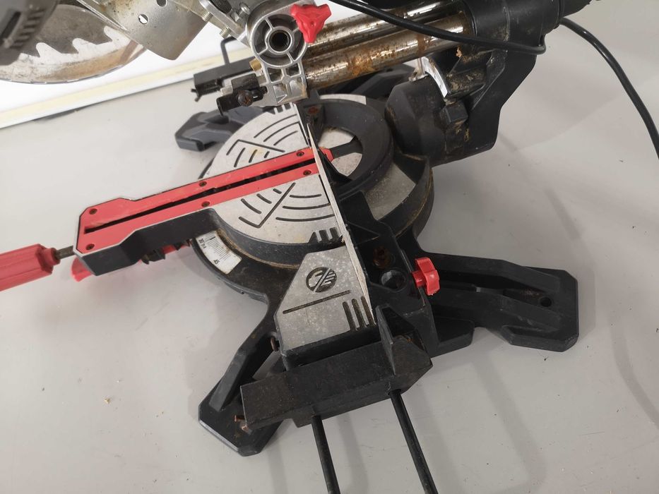 Циркуляр пендула - Wickes 1500W / 210mm