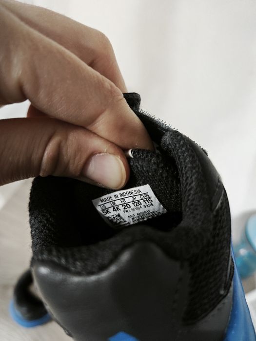 Обувки за момче  20 размер Адидас  adidas