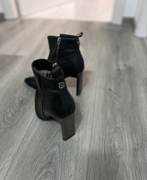 Pantofi cu toc eleganti !