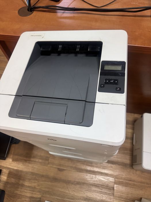 Продам принтерHP LaserJet Pro M404dn