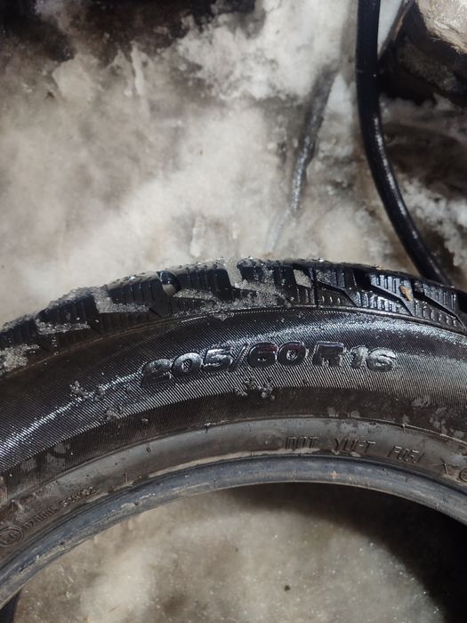 Продам шины зимние