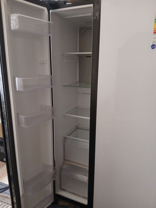 Холодильник Samsung