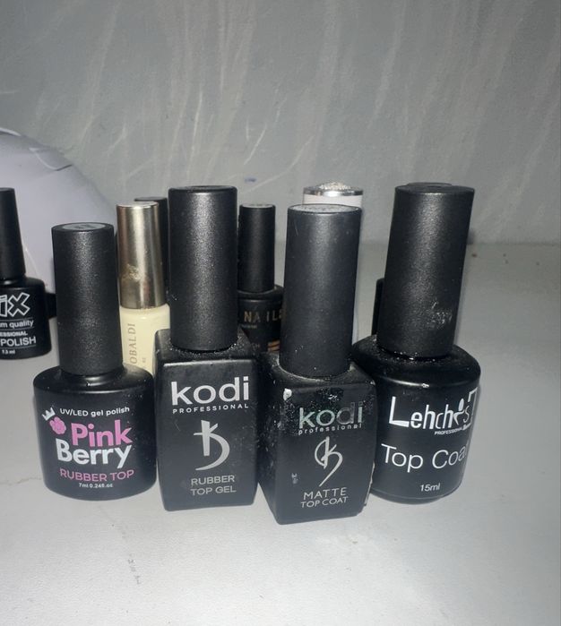 Продам все для маникюра