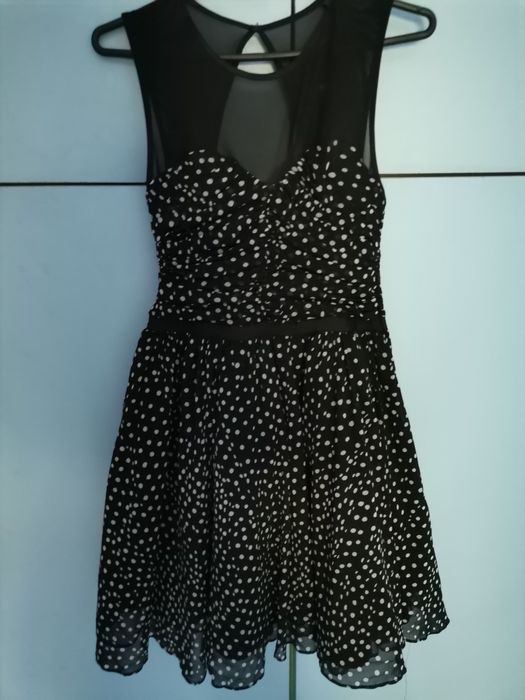 Елегантна рокля на Guess