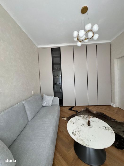 Gradinita la intrare, casa cu pompe caldura 10 kw, curte proprie mare