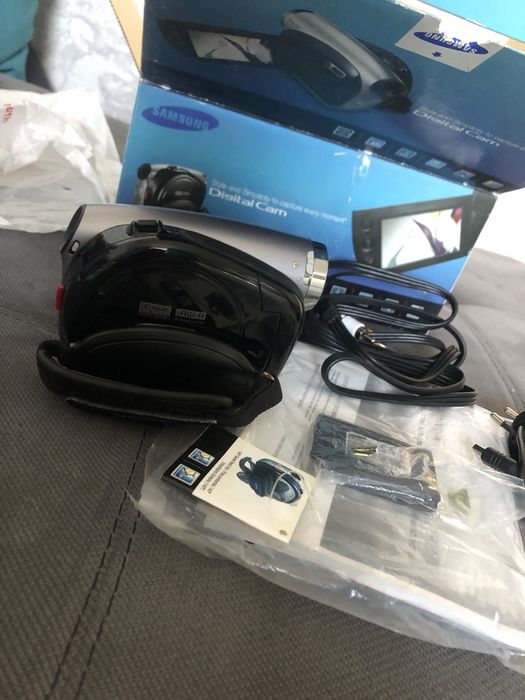 Видеокамера SAMSUNG