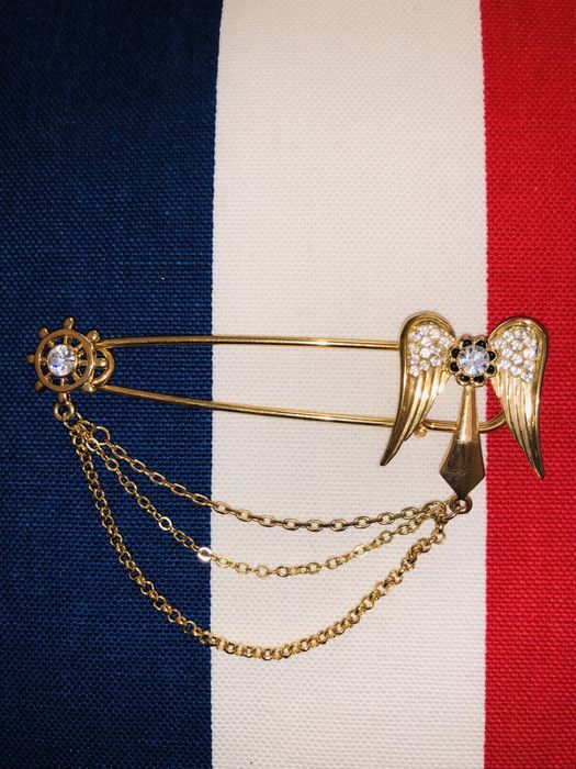 Продаются оригинальные броши