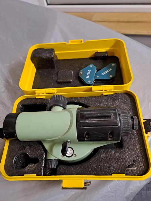 Професионален лазерен нивелир  -  220€