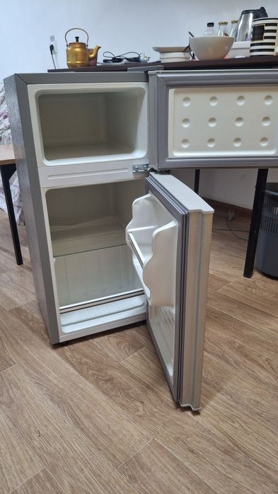 Холодильник с морозильником Muxxed