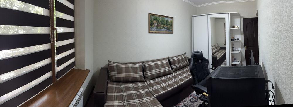 Продам свою 3-х комнатную квартиру возле центрального базара