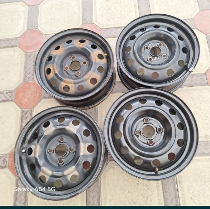 Продам диски хондай акцент салялис кио Рио