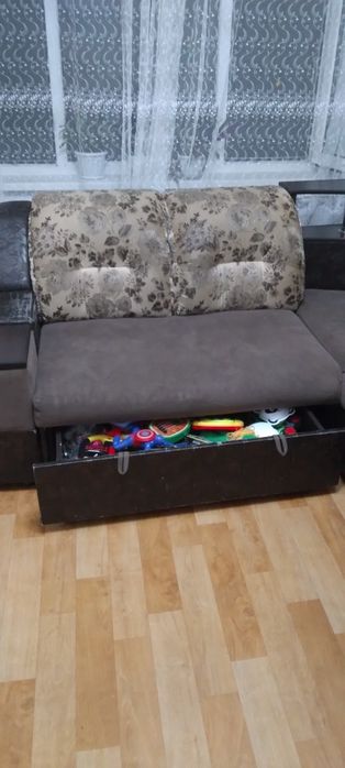 Продам Диван угловой