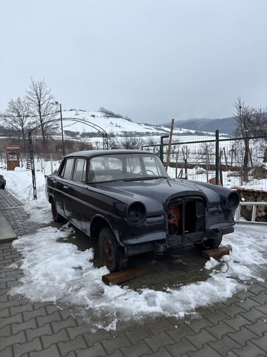 Mercedes w110 coada de randunica, heckflosse