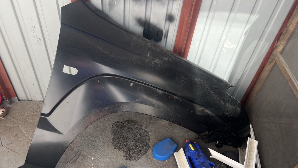 Продам крыло на тайоту прадо 120