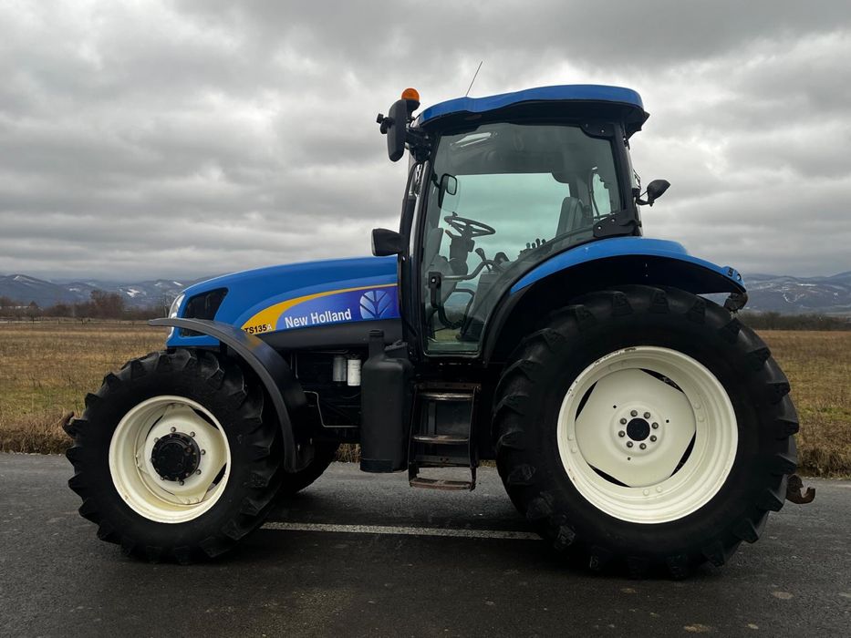 Tractor New Holland TS135A 135 cp