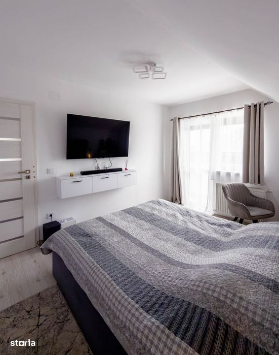 PROPRIETAR-casă+teren generos+spatiu multifuncțional, preț negociabil!