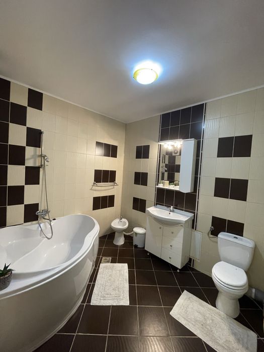 Apartament 3 camere de inchiriat cartier Vasia