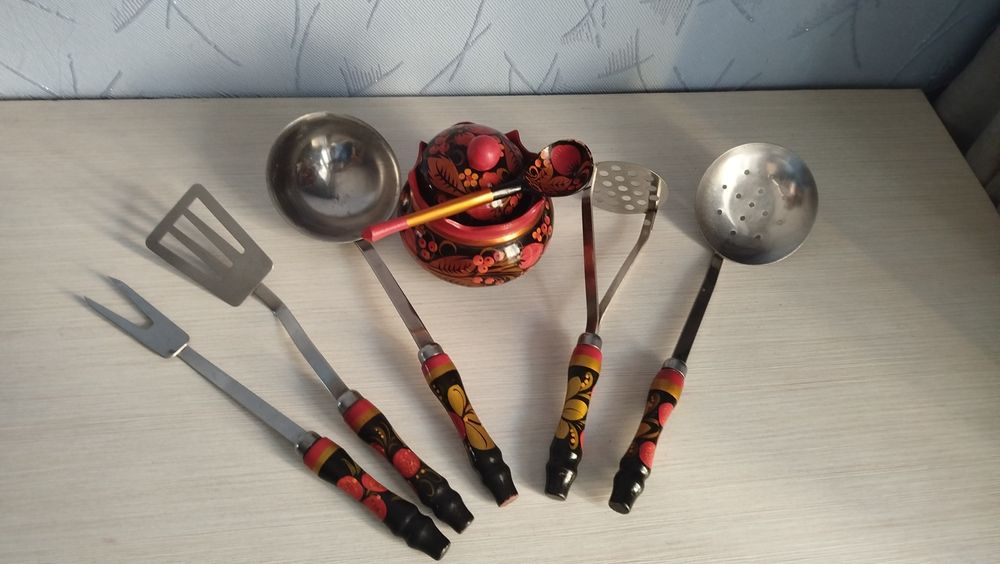 Продаю посуду. Кухонный набор.