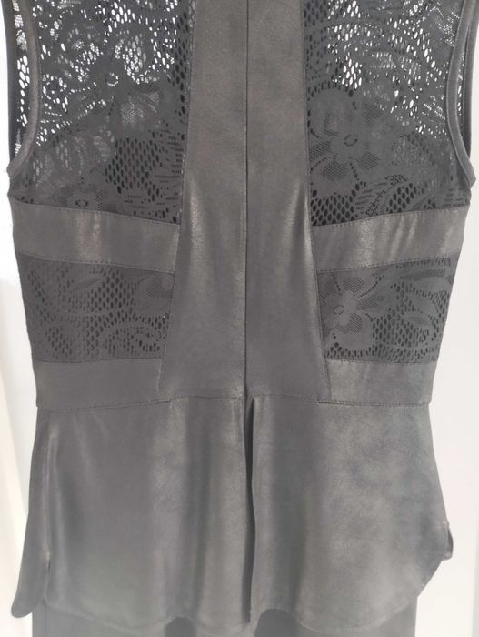 Елегантна рокля с кожа и дантела