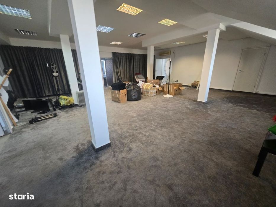 Casa individuala 3 nivele, 12 camere, 6 bai, 10 parcare, Lipovei