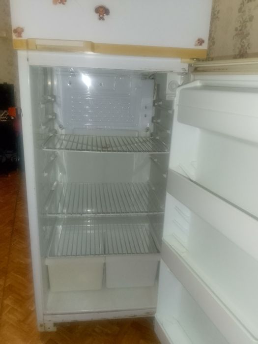 Продам холодильник