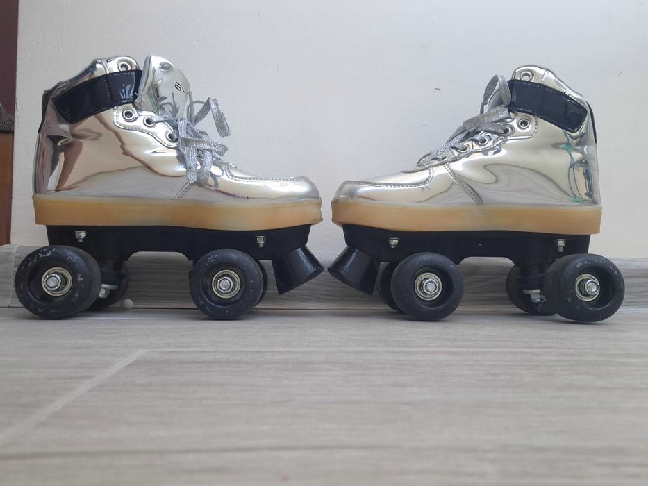 Светещи ролкови кънки Byox, 34 номер.