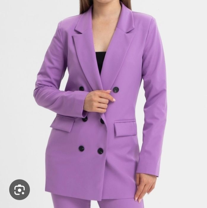 Женский брючный костюм