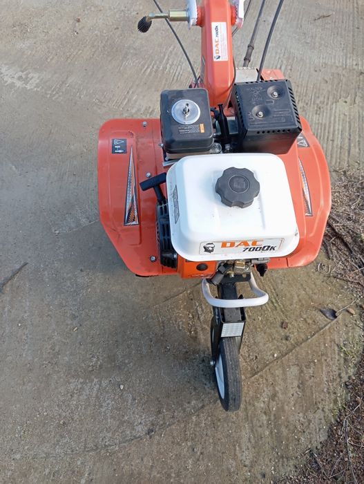 Vând motosapă Ruris Dac 700Dk cu remorcă