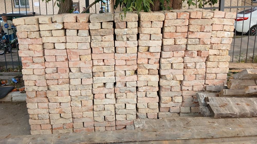 кирпич Красный б у