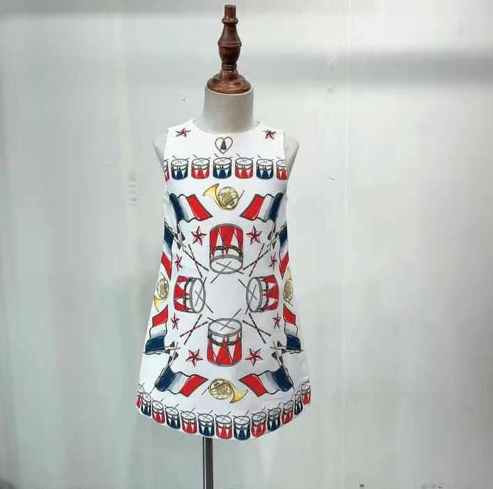 Нарядное детское платье. Новое. Рост 140
