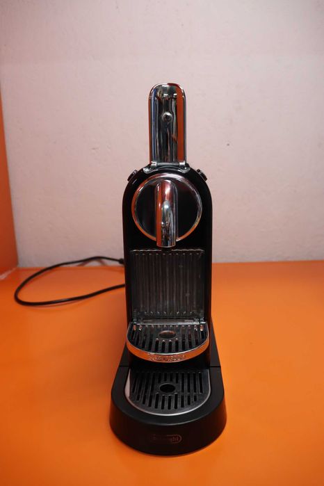 Кафемашина с капсули NESPRESSO Citiz Черна