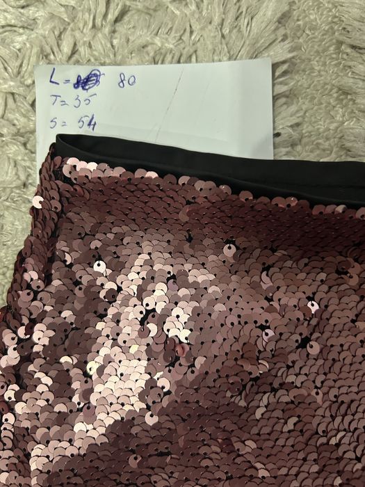 Fusta H&M , midi, paiete roze, noua , marime 36