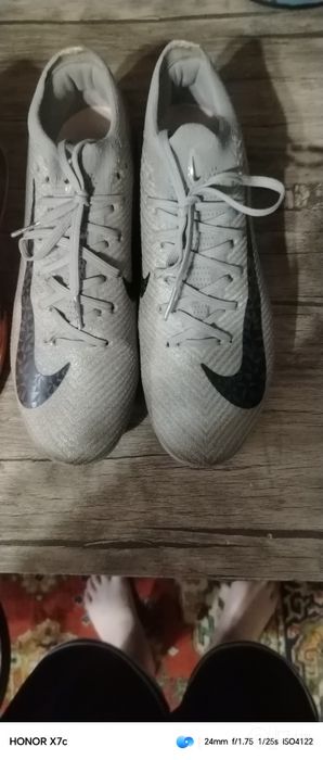 бутсы nike и puma