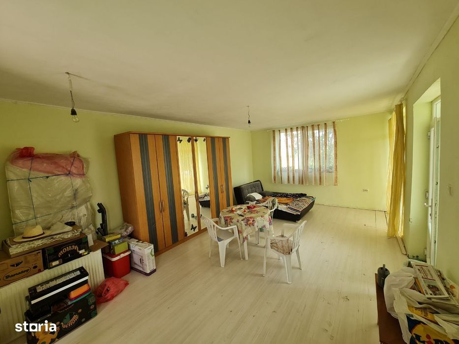 Vand casa cu o camera Vladimirescu Cartierul Florilor.