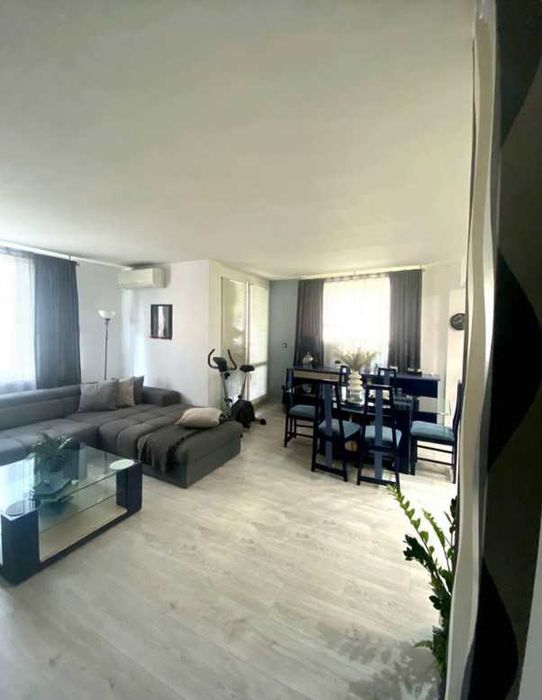 Продава се Тристаен апартамент в София, Бъкстон - 141 кв.м за 2341 €/кв.м - Снимка #1