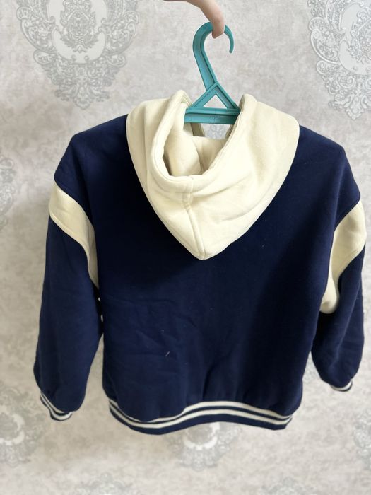 Продам модный,теплый бомбер