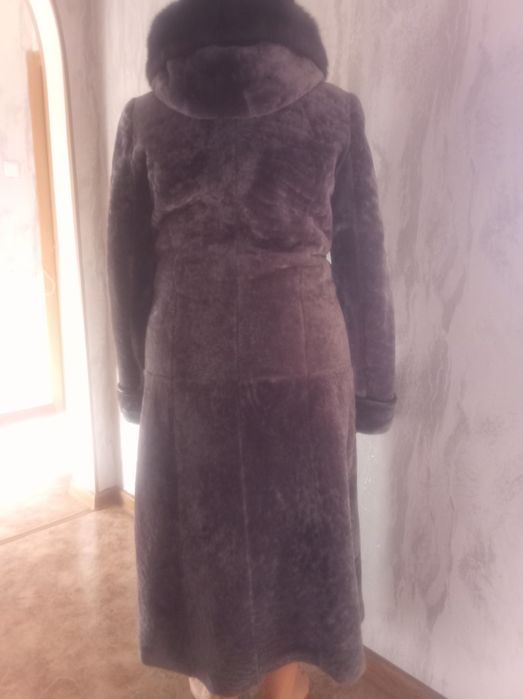 Продам мутоновую шубу