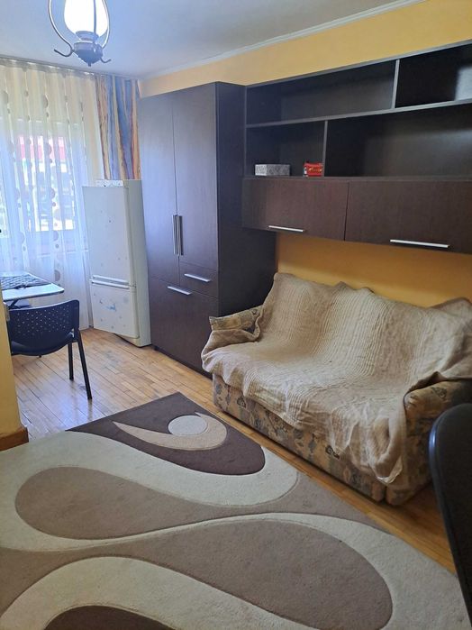 Închiriez garsoniera in Oradea Str. Lapusului 13, parter