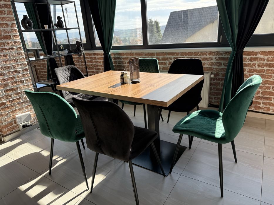 Vând mese lemn pentru HoReCa